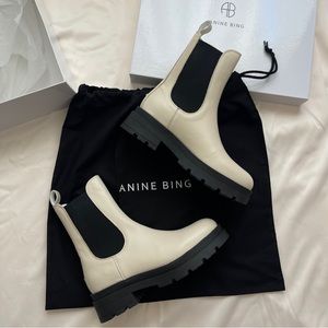 Anine bing Justine boots in cream/black